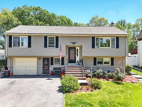 81 Crosstown Ave, West Roxbury, MA 02132