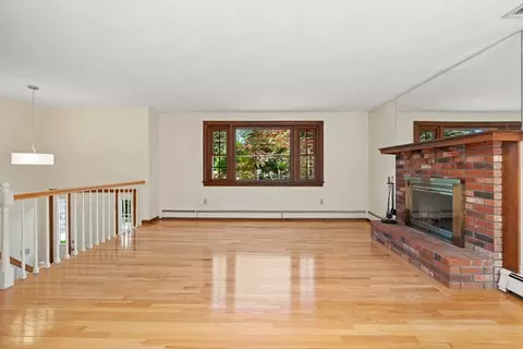 Living - 547 Summer Ave, Reading, MA 01867 photo 3 of 7