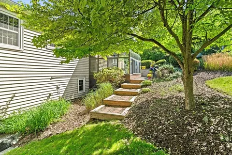 Exterior - 547 Summer Ave, Reading, MA 01867 photo 3 of 5