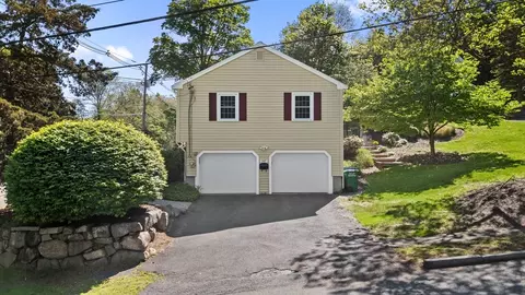 Exterior - 547 Summer Ave, Reading, MA 01867 photo 5 of 5