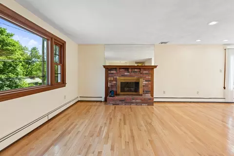 Living - 547 Summer Ave, Reading, MA 01867 photo 2 of 7