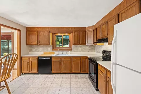Kitchen - 547 Summer Ave, Reading, MA 01867 photo 1 of 2