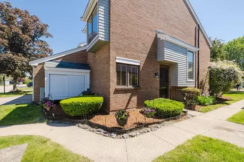 241 Greenbrook Dr #241, Stoughton, MA 02072