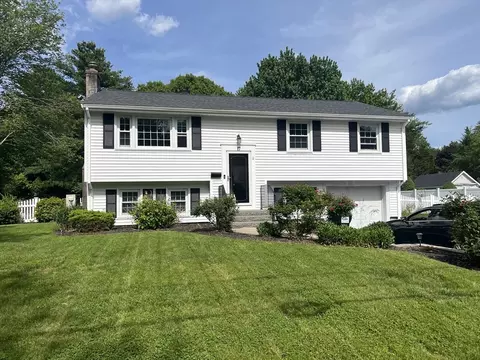 17 Hallowell Rd, Foxboro, MA 02035