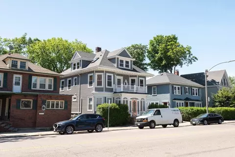 1690 Centre St #2, Boston, MA 02132