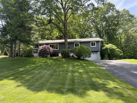 11 Huckleberry Ln, Sharon, MA 02067