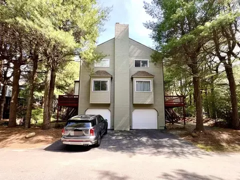 194 Captain Eames Cir #194, Ashland, MA 01721