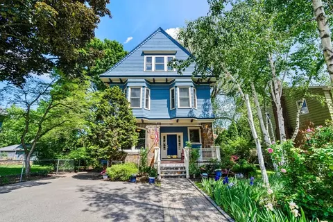 267 School St, Watertown, MA 02472