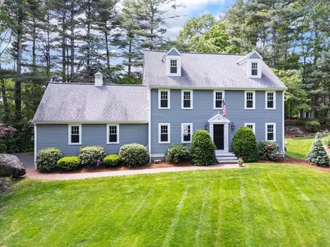 28 Old Farm Rd, Hopkinton, MA 01748