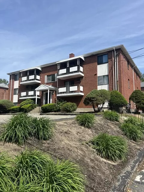 20 Colonial Dr #3, Andover, MA 01810