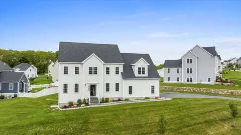 108 Magill Dr, Grafton, MA 01519