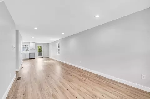 243-245 Quincy, Springfield, MA 01109 photo 3