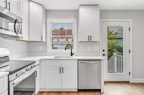 243-245 Quincy, Springfield, MA 01109 photo 8