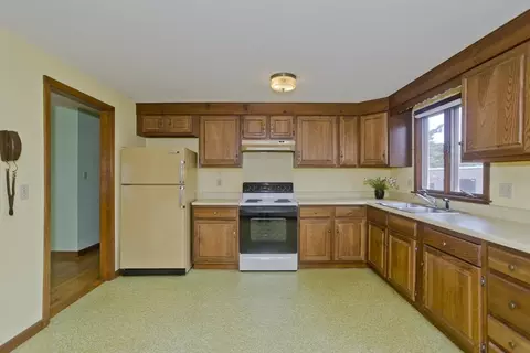 51 Hardy St, Springfield, MA 01129 photo 15