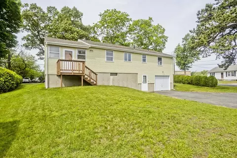 51 Hardy St, Springfield, MA 01129 photo 6