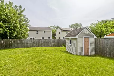 51 Hardy St, Springfield, MA 01129 photo 5