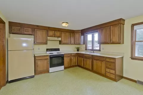 51 Hardy St, Springfield, MA 01129 photo 16