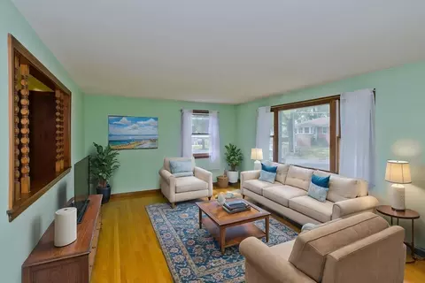 51 Hardy St, Springfield, MA 01129 photo 10