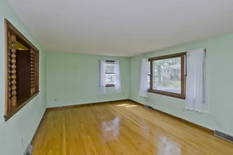 51 Hardy St, Springfield, MA 01129 photo 11