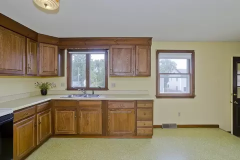 51 Hardy St, Springfield, MA 01129 photo 17