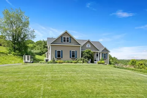 439 Sunnyhill Rd, Lunenburg, MA 01462