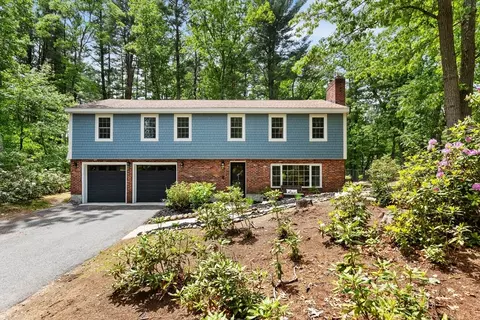 28 Greenwood Rd, Andover, MA 01810