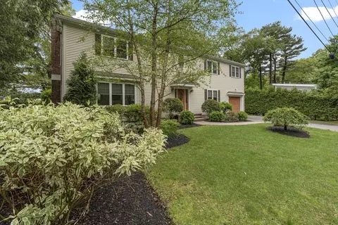 85 Knollwood Dr, Waltham, MA 02453