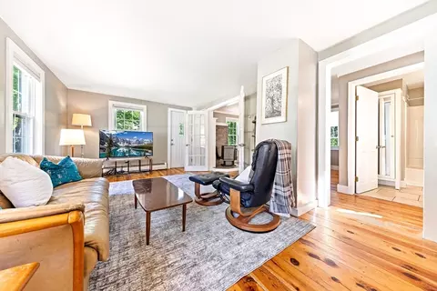 17 S High St, Ashburnham, MA 01430 photo 5