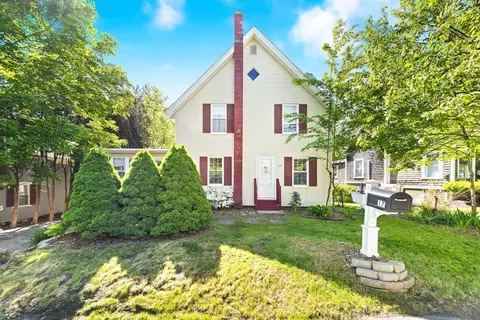 17 S High St, Ashburnham, MA 01430