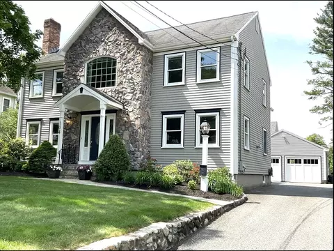104 Pine Grove St, Needham, MA 02494