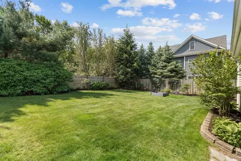 104 Pine Grove St, Needham, MA 02494 photo 28