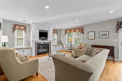 104 Pine Grove St, Needham, MA 02494 photo 10