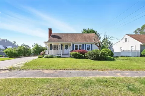 36 Memorial Dr, Feeding Hills, MA 01030