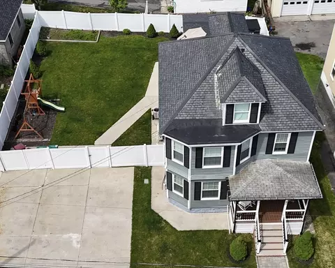 21 Florence Ave, Lowell, MA 01851