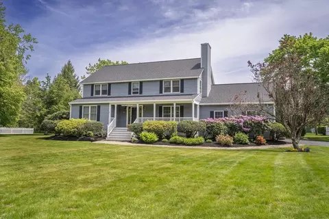 5 Maudsley View Ln, Amesbury, MA 01913
