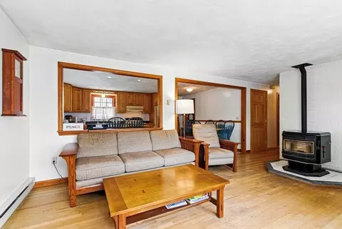 18 Crimson Rd, Billerica, MA 01821