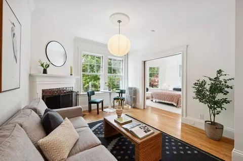 7 Linnaean St #1, Cambridge, MA 02138