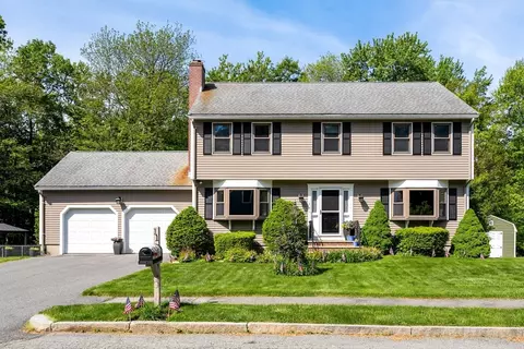 11 Beechtree Cir, Wakefield, MA 01880