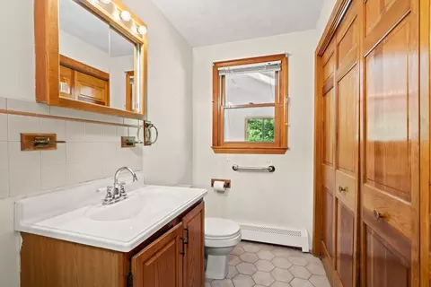 Bath - 11 Beechtree Cir, Wakefield, MA 01880 photo 1 of 3