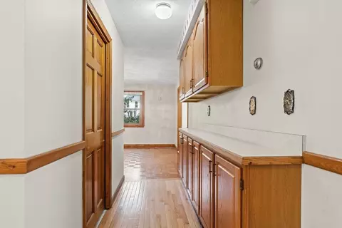 Entry Way - 11 Beechtree Cir, Wakefield, MA 01880 photo 2 of 3