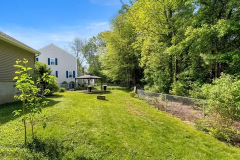 Exterior - 11 Beechtree Cir, Wakefield, MA 01880 photo 6 of 7