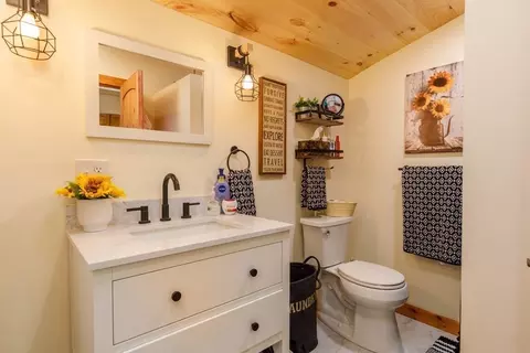 Bath - 1 King Rd, Phillipston, MA 01331 photo 1 of 1