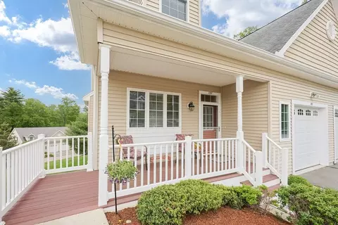 137 Grey Wolf Dr #137, Franklin, MA 02038