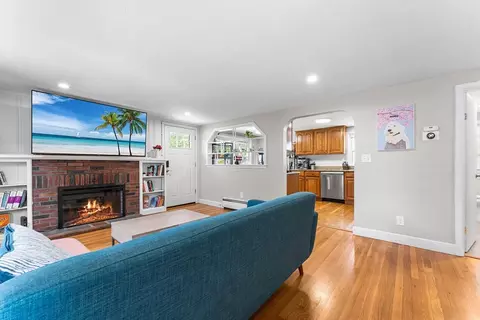 19 Sprague St, Dedham, MA 02026 photo 3