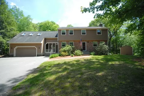 7 Country Ln, Maynard, MA 01754
