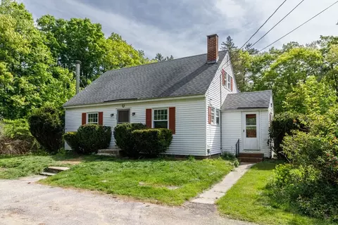 326 Lake Rd, Ashburnham, MA 01430