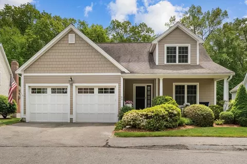 89 Cortland Dr #89, North Andover, MA 01845