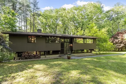 157 Carleton Rd, Carlisle, MA 01741