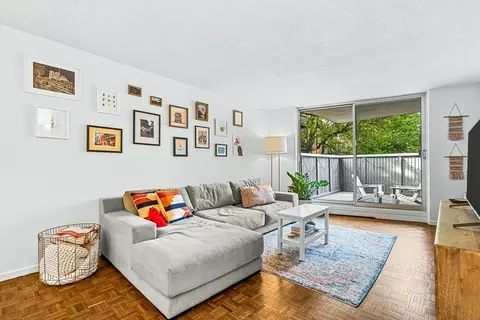 19 Winchester St #102, Brookline, MA 02446