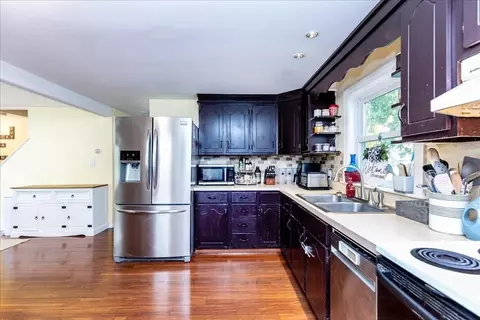 34 Roosevelt Ave, Danvers, MA 01923 photo 3